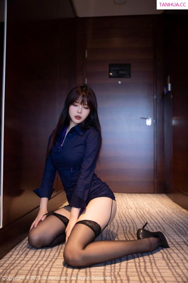 Arude薇薇  [XiuRen]高清写真图 2022.11.07 No.5813 Arude薇薇 黑丝美腿第17张图片